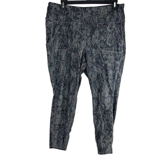 Torrid 4 Pocket Crop Active Legging Performance Core Dusty Snake Grey Plus 3 3X - Picture 2 of 10